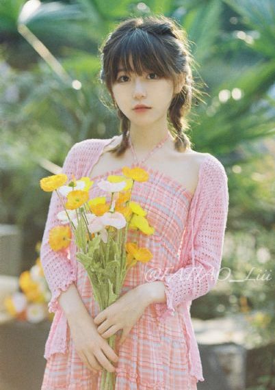 红衣小女孩_日本成人在线