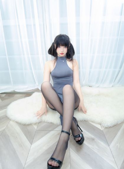 年轻漂亮的女邻居4_午夜伦不卡高清在线观看
